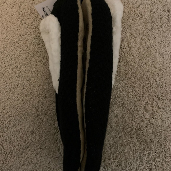 MixIt Black Cable Knit Slippers Women’s L/XL New Cozy Indoor Non-Slip - Picture 2 of 4